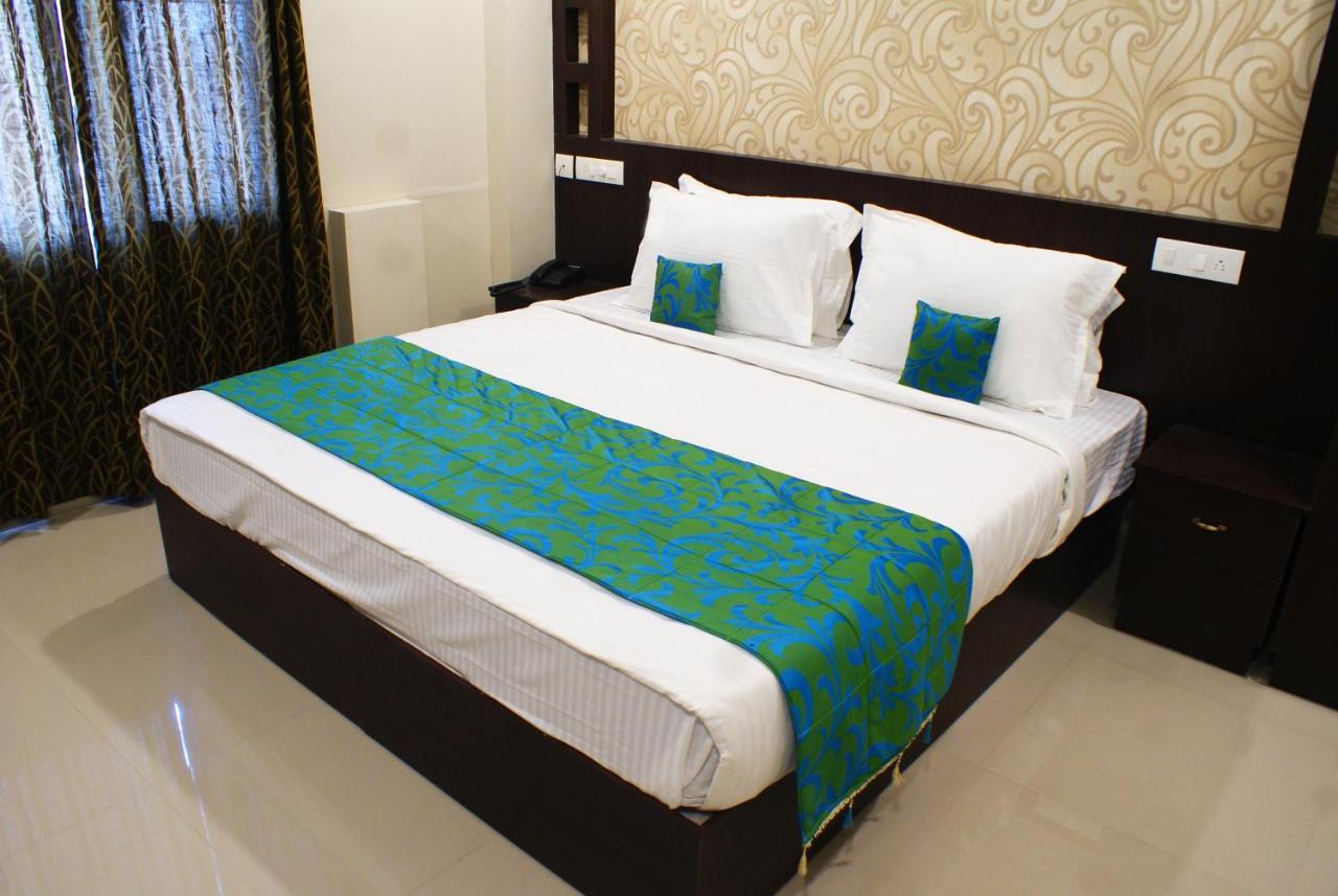 Collection O 8267 Galaxy Inn Kochi المظهر الخارجي الصورة