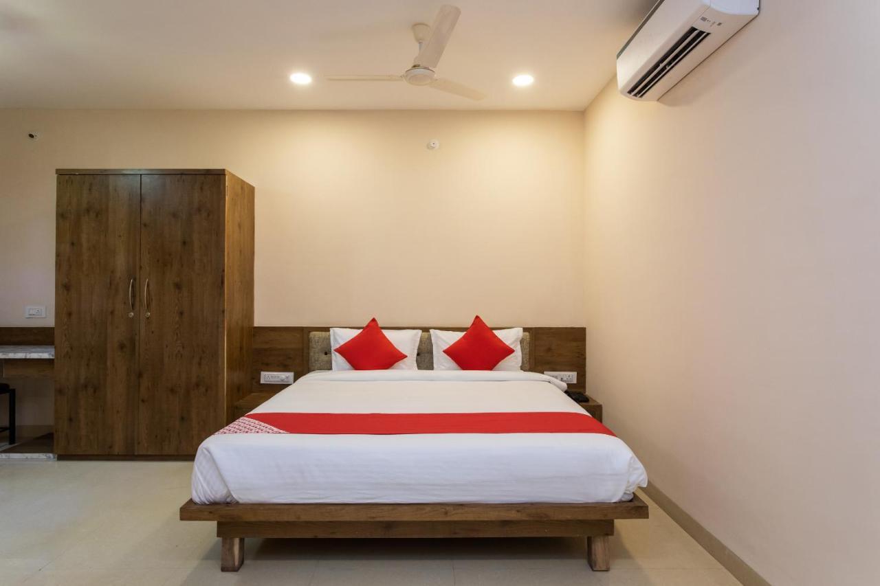 Collection O 8267 Galaxy Inn Kochi المظهر الخارجي الصورة