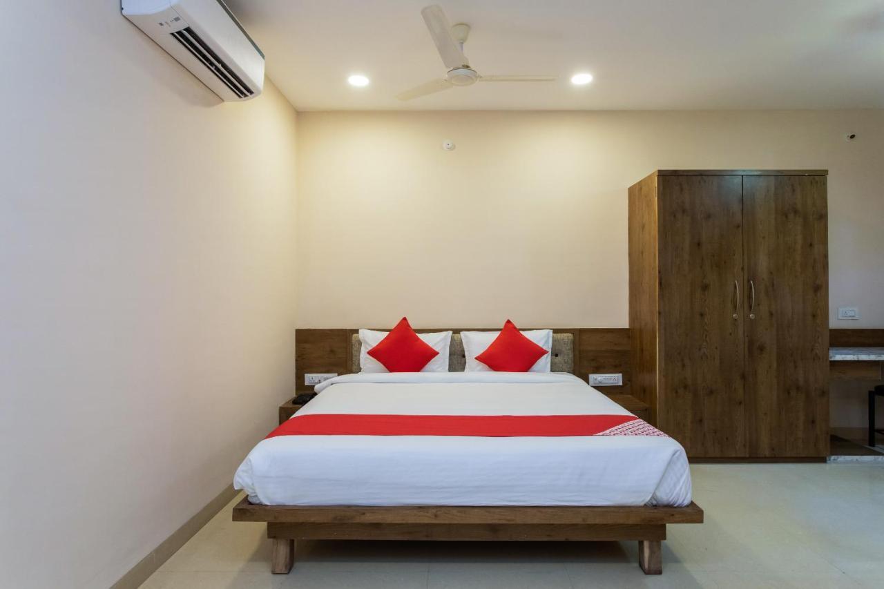 Collection O 8267 Galaxy Inn Kochi المظهر الخارجي الصورة