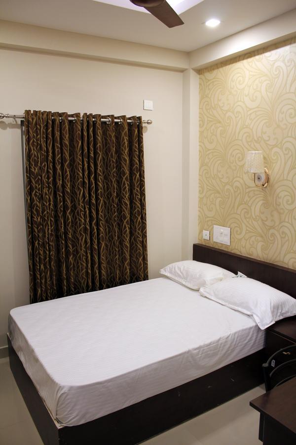 Collection O 8267 Galaxy Inn Kochi المظهر الخارجي الصورة