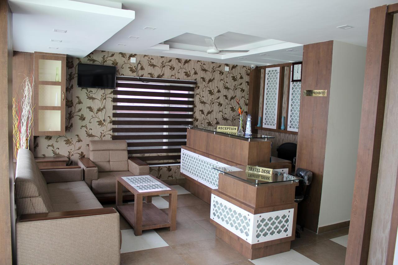 Collection O 8267 Galaxy Inn Kochi المظهر الخارجي الصورة